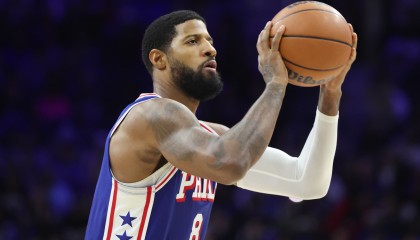 带队效果不错！乔治连拿6分&amp;助攻庄神勾手打停魔术 分差上双