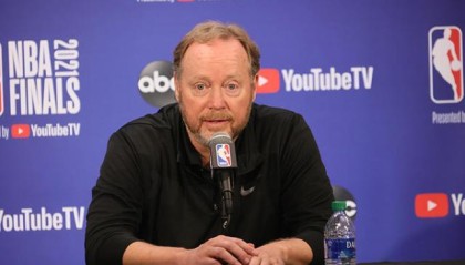 赛事分析-首战失利并不可怕！G2雄鹿应该做出哪些调整？