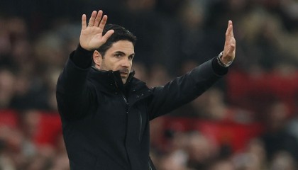 体育直播-英超最稳+欧冠全胜！阿尔特塔双线并进，两套阵容班底直指冠军