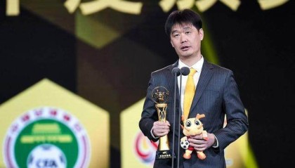 赛事分析-京媒：李霄鹏非过渡主帅 国足新教练组或中西合璧