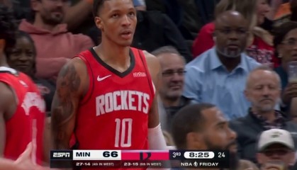 开云体育官网-终于开张！小贾巴里·史密斯强突戈贝尔上篮2+1 本场个人首分！