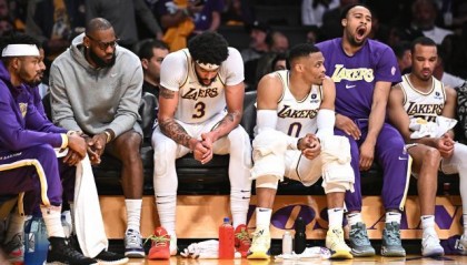 开云官网-浓眉感慨湖人时运不济，但就算健康他们也没有多强