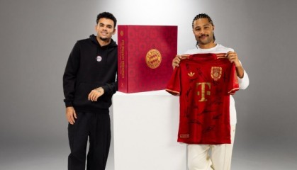 体育直播-拜仁推出125周年豪华纪念书附送签名球衣，售价12500欧