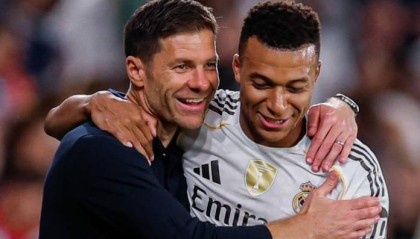 记者：皇马更衣室对阿隆索态度各异，支持他的球员不敢发声