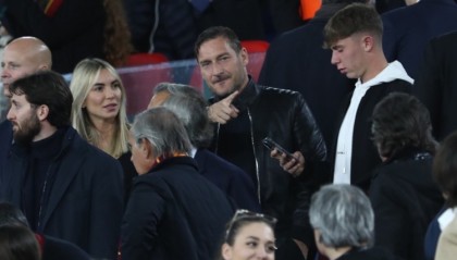 开云体育官网-记者：托蒂和罗马正在谈的纯粹是大使职位，未考虑其他主管职务